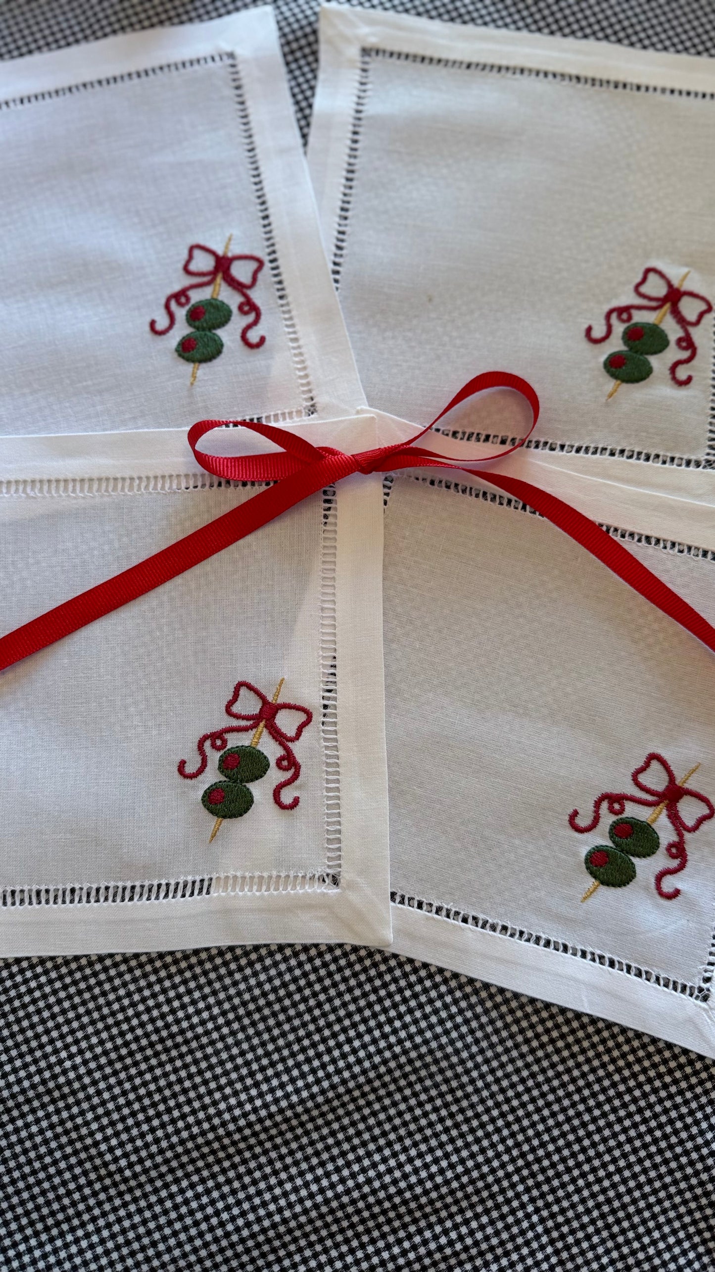 Red Bow & Olive Cocktail Napkins - Set of 4
